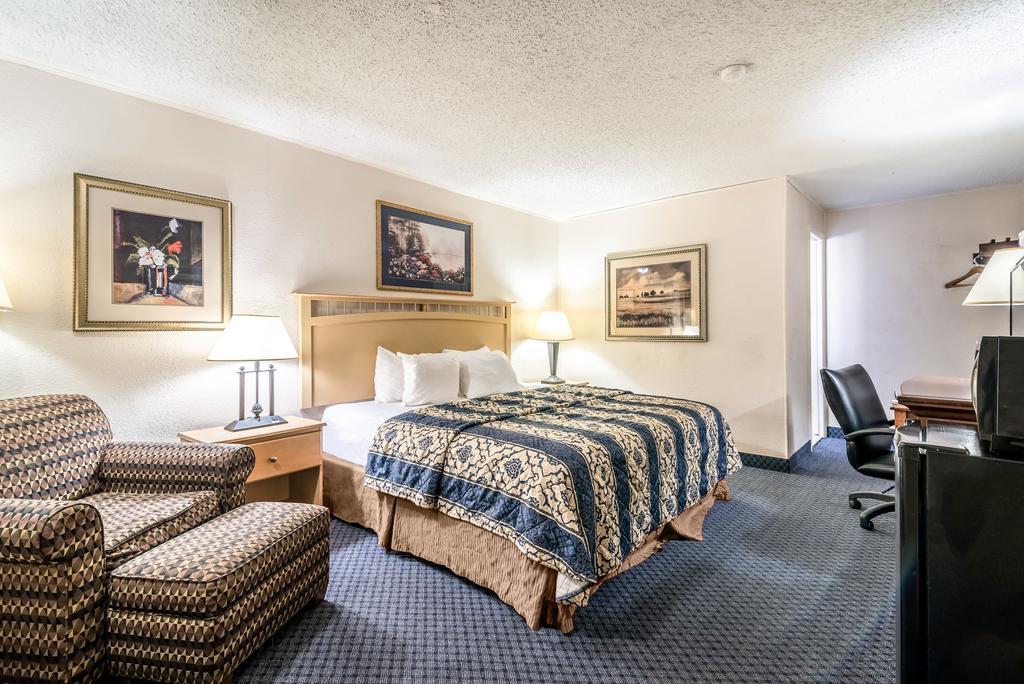 Red Carpet Inn & Suites Albany Airport Dış mekan fotoğraf